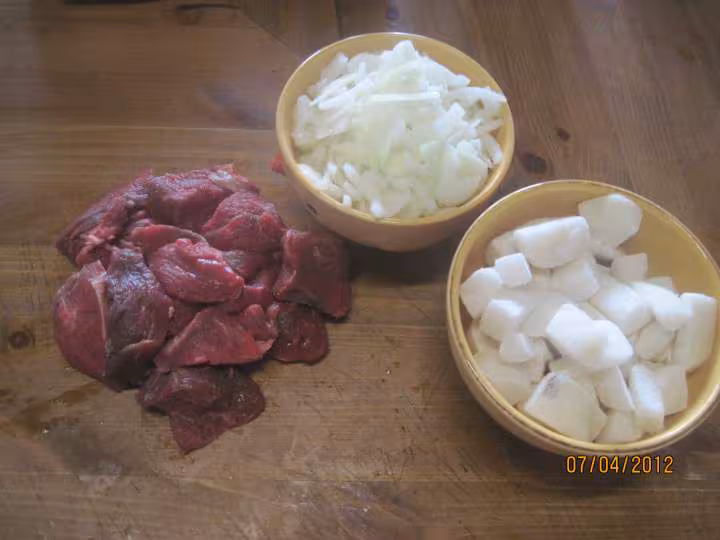 Viande a bourguignon au trio de legumes