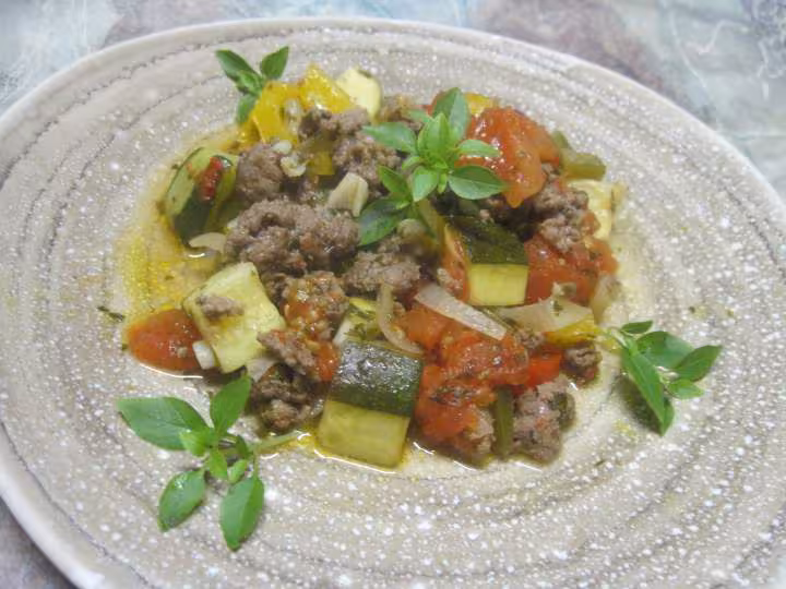 Viande de boeuf aux legumes de ratatouille