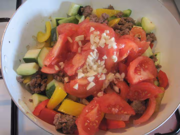 Viande de boeuf aux legumes de ratatouille
