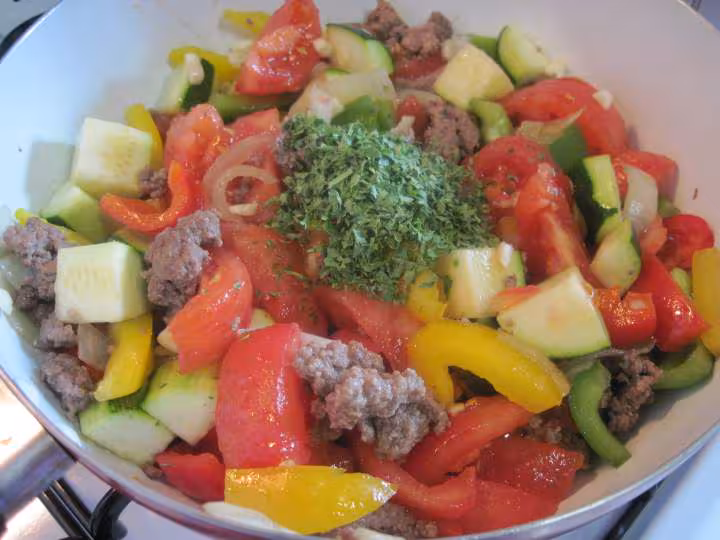 Viande de boeuf aux legumes de ratatouille