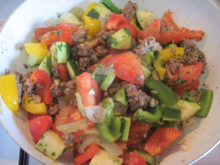 Viande de boeuf aux legumes de ratatouille
