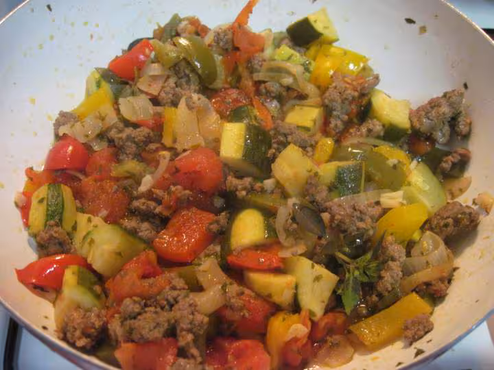 Viande de boeuf aux legumes de ratatouille