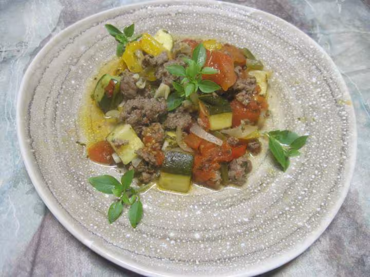 Viande de boeuf aux legumes de ratatouille