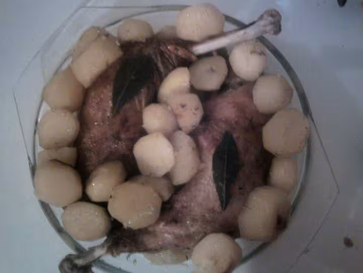 Cuisses de dinde roties aux pommes de terre