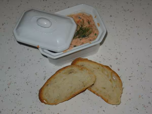 Fougasse aux herbes rillettes de truite