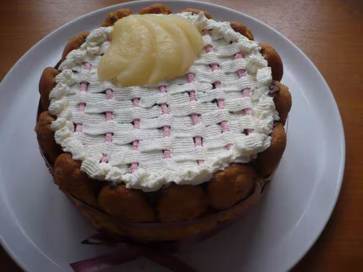 Charlotte chocolat poires