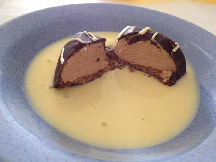 Petits desserts mousse michoko et croustillant