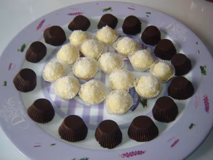 Rochers noix de coco et bouchees chocolat caramel