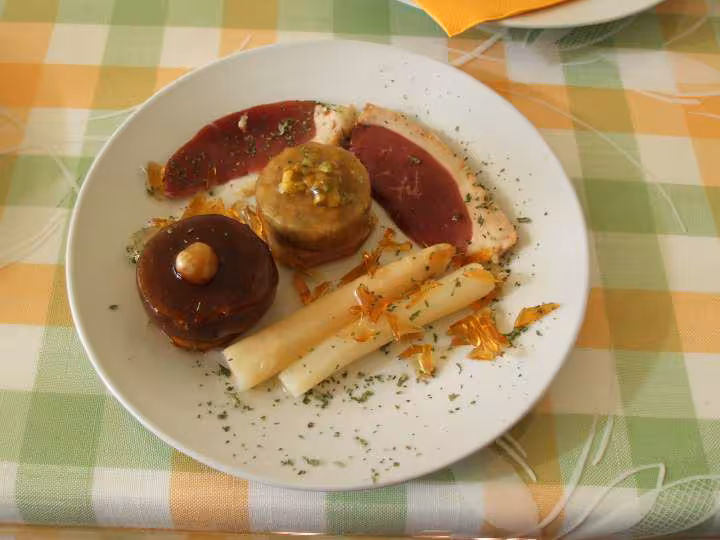 Medaillons mousse canard aux figues et pommes