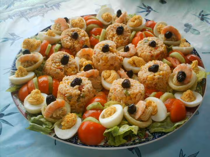 Salade de riz aux oeufs mimosas