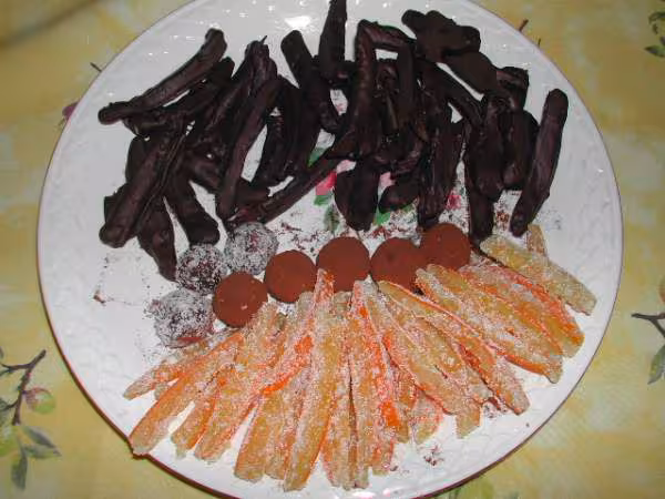 Ecorces d oranges confites apres chocolat ou sucre