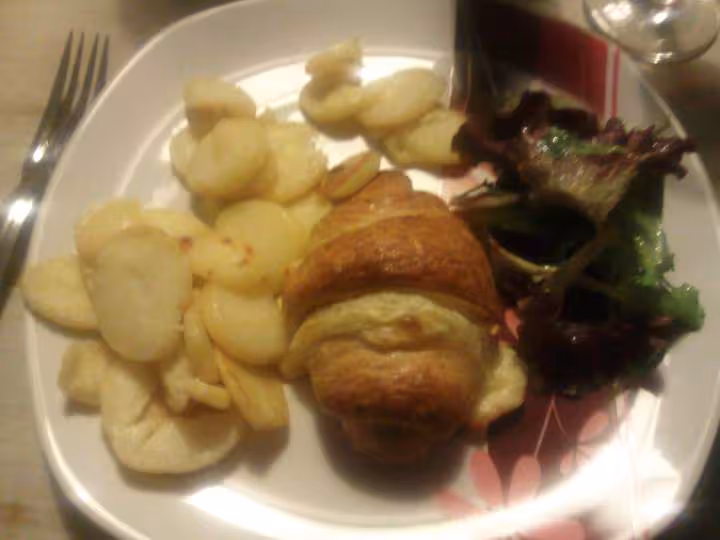 Croissant jambon fromage
