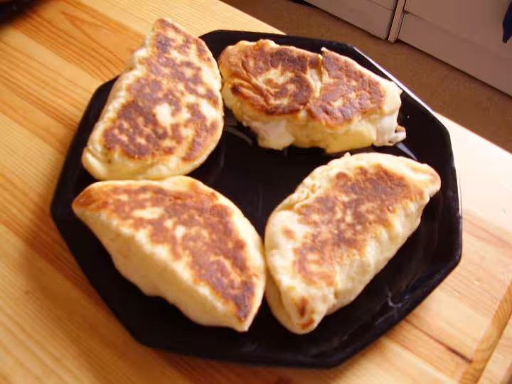 Cheese naan