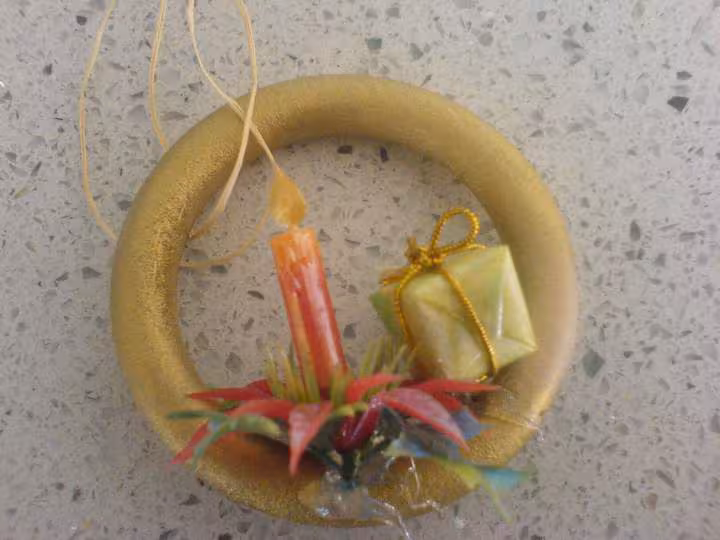 Deco de noel avec rond de rideaux