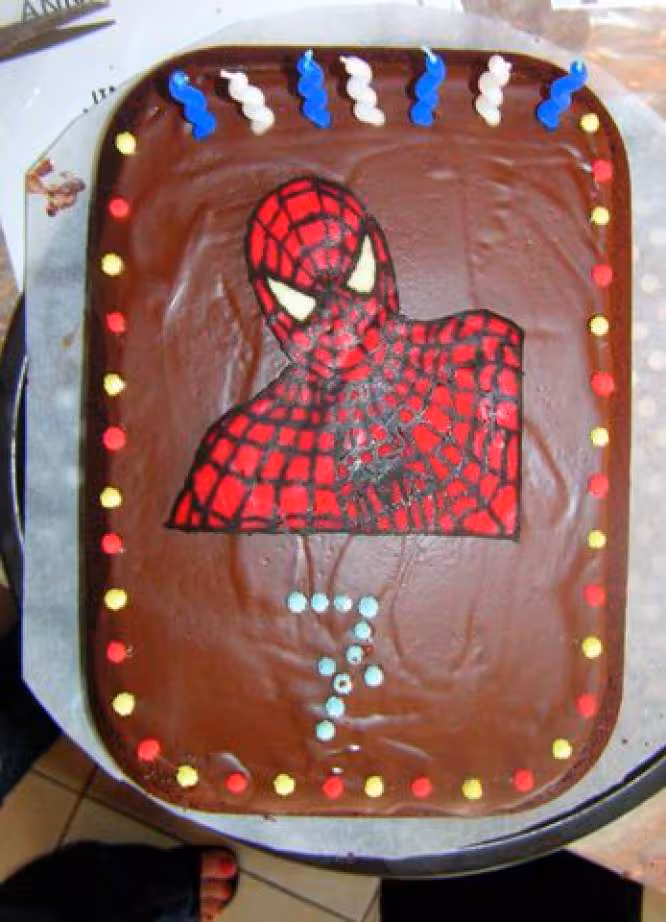 Gateau au chocolat avec spiderman