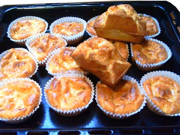 Petits cakes au gruyere savoyard