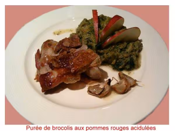 Puree de brocolis aux pommes rouges acidulees