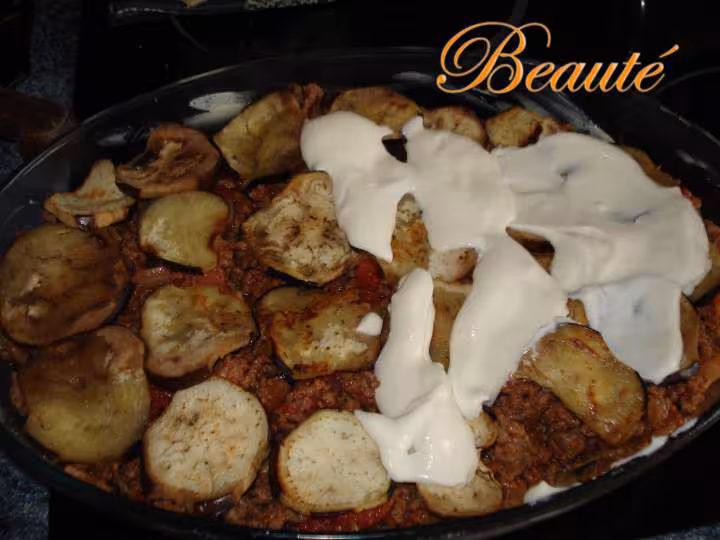 Aubergine gratinee a la bolognaise