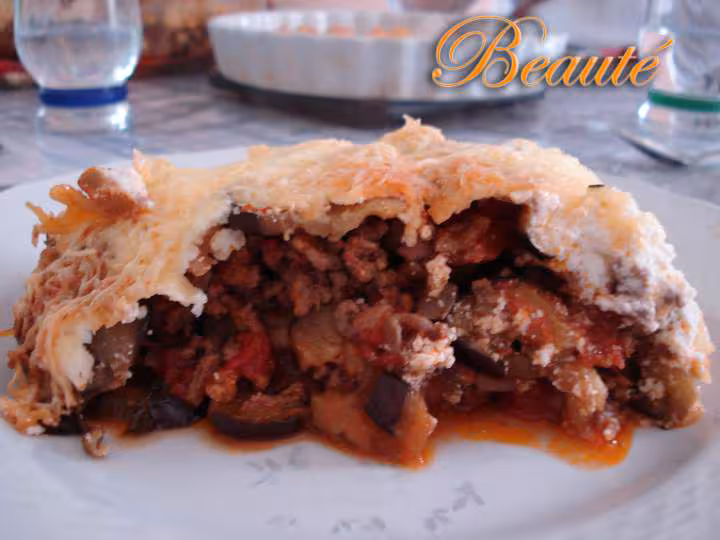 Aubergine gratinee a la bolognaise