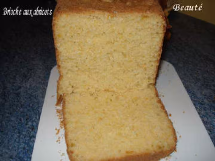 Brioche aux abricots