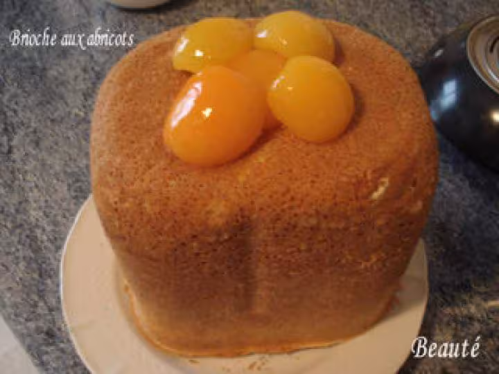 Brioche aux abricots