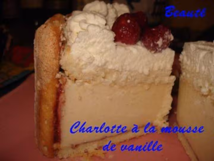 Charlotte a la mousse de vanille
