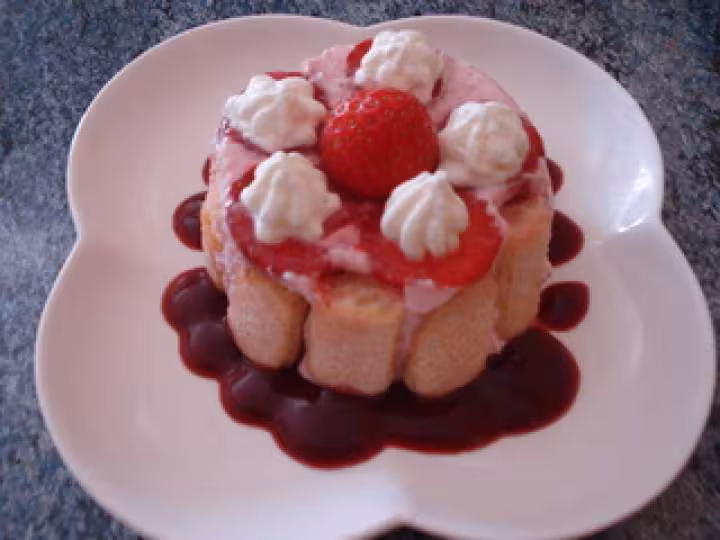 Charlotte express aux fraises