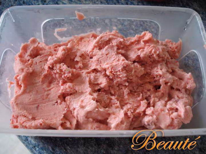 Glace a la fraise ma toute 1ere