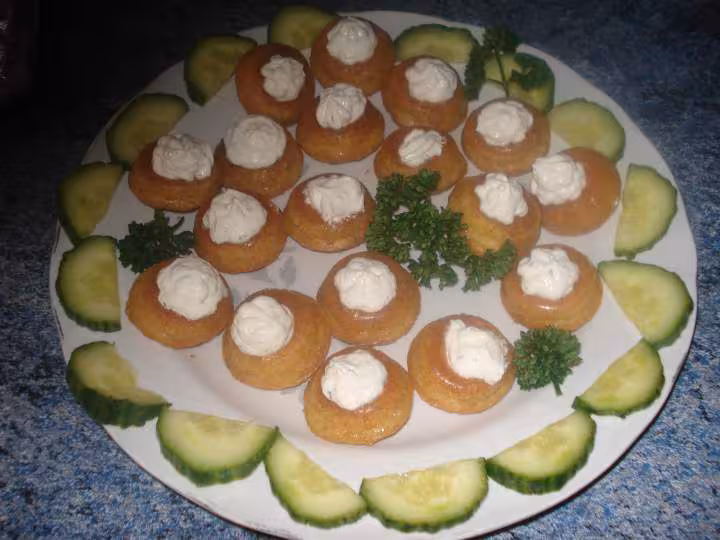 Mini savarins a la creme de boursin
