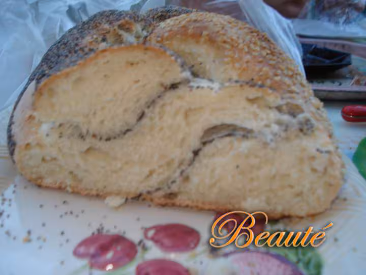 Pain tresse aux graines