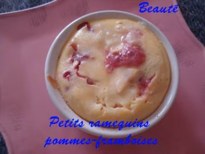 Petits ramequins pommes framboises