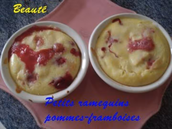 Petits ramequins pommes framboises
