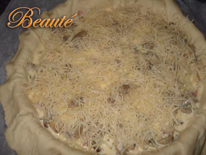 Tourte aux champignons et au jambon