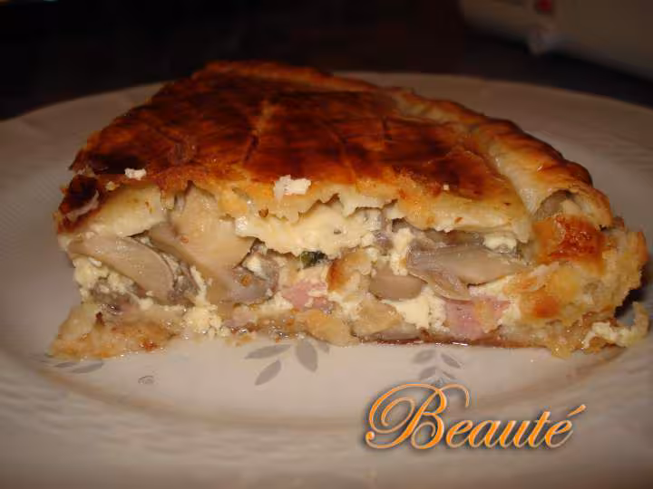 Tourte aux champignons et au jambon