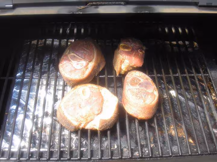 Pattes de porc au bbq fumoir