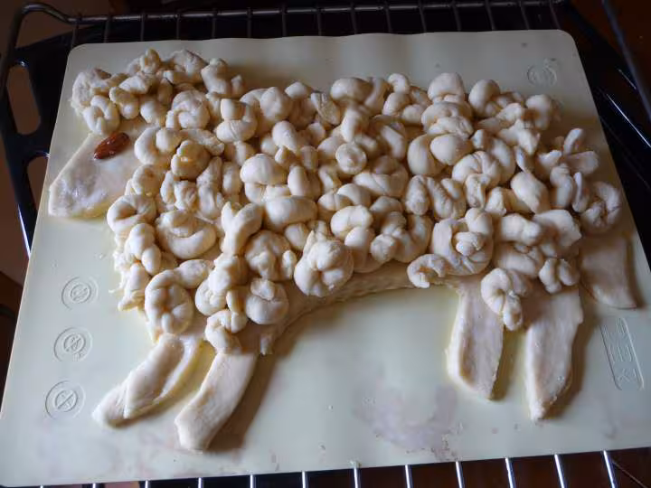 En 2010 pour paques ce sera un mouton en brioche