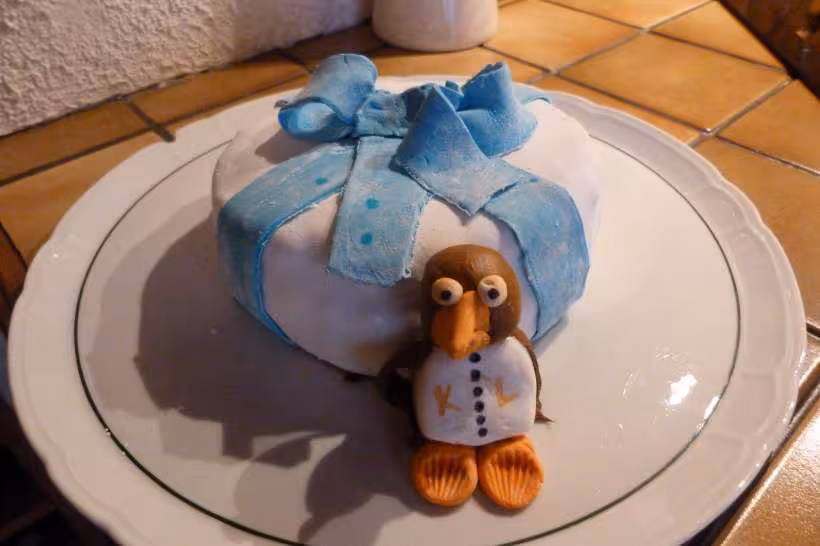 Gateau arc en ciel premier essai pate a sucre