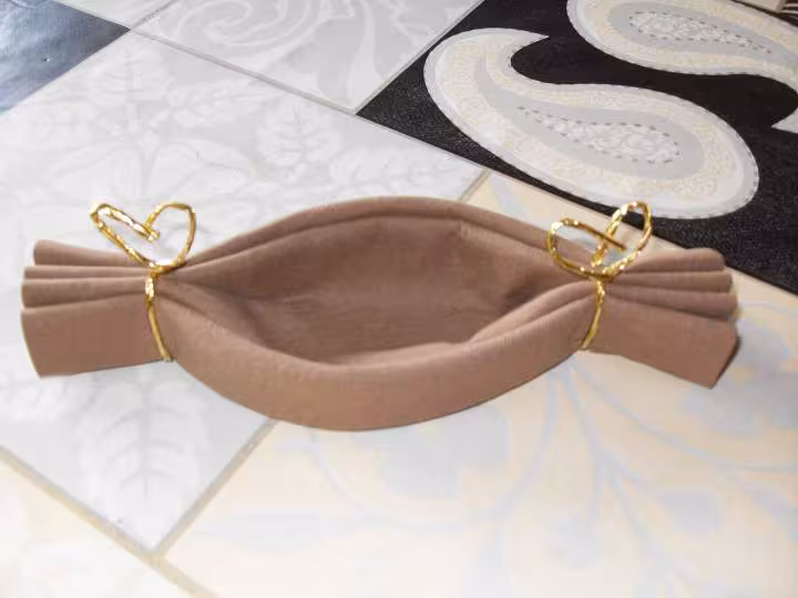 Pliage serviette en barque