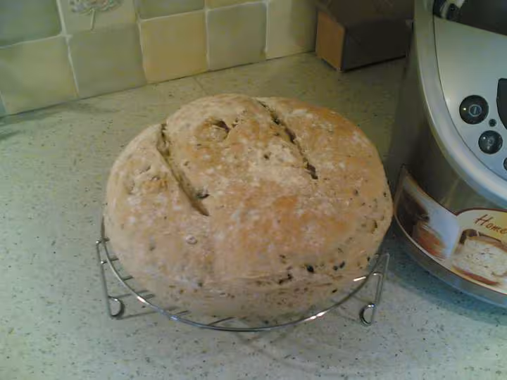 Pain aux olives noires