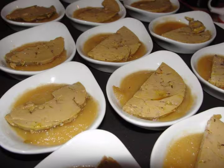 Foies gras sur beurre de pomme sorbet citron