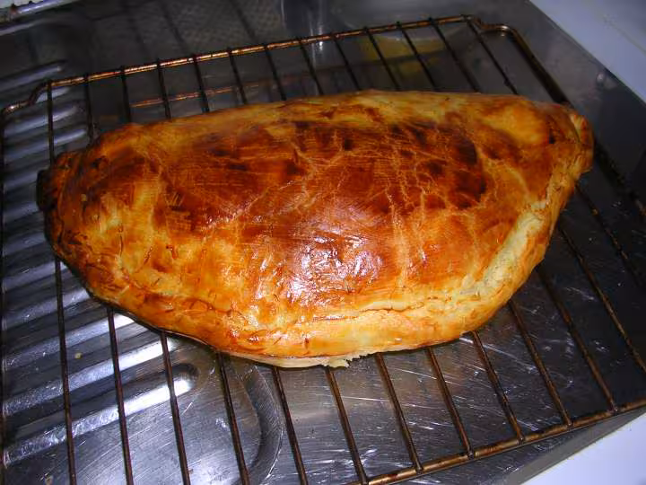 Empanada sortant du four