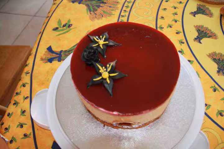 Fleur de lys sur bavarois abricot framboise