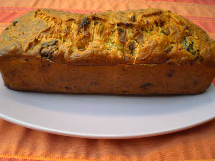 Cake lardons pruneaux noix