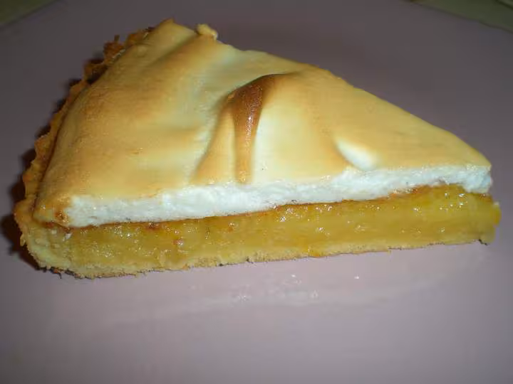 Part de tarte au citron meringuee