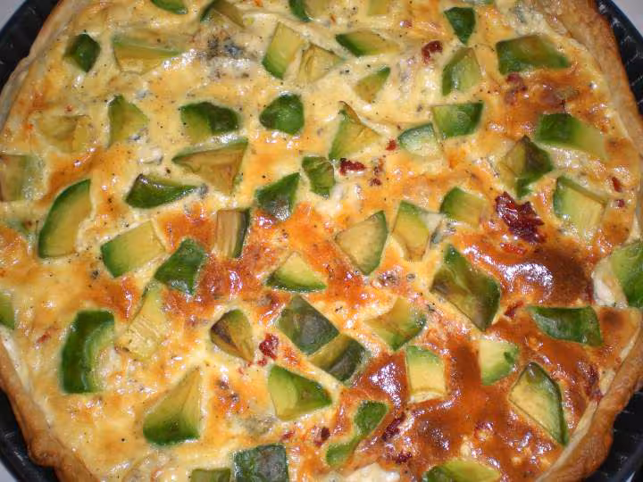 Quiche avocats roquefort et tomates sechees