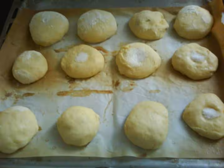 Tites brioches avant cuisson