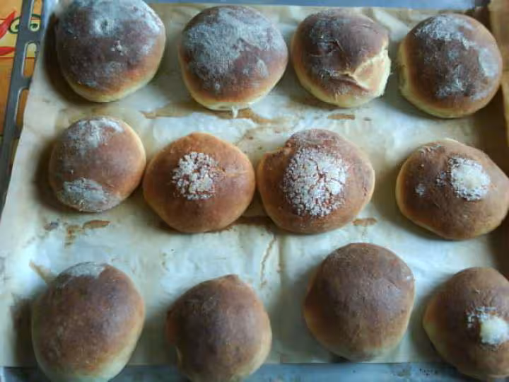 Tites brioches indi cuites