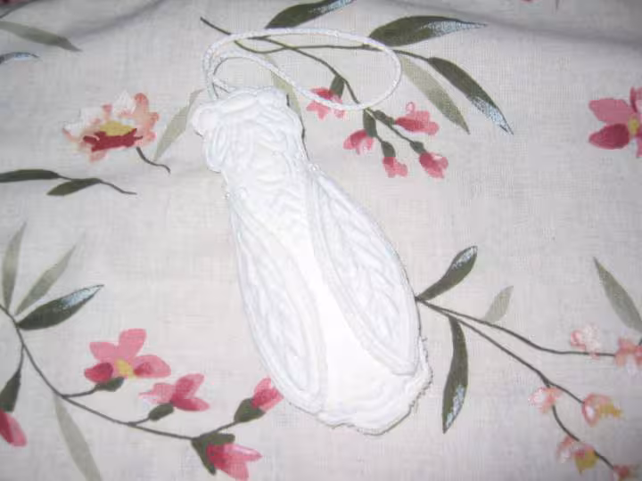 Cigale en boutis