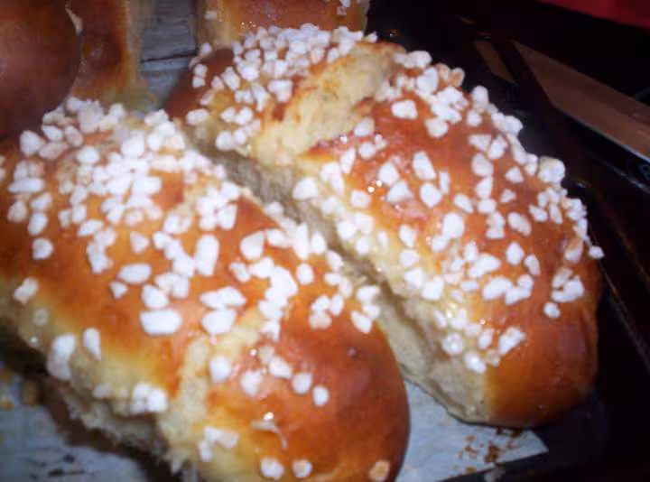 Pain au lait au sucre