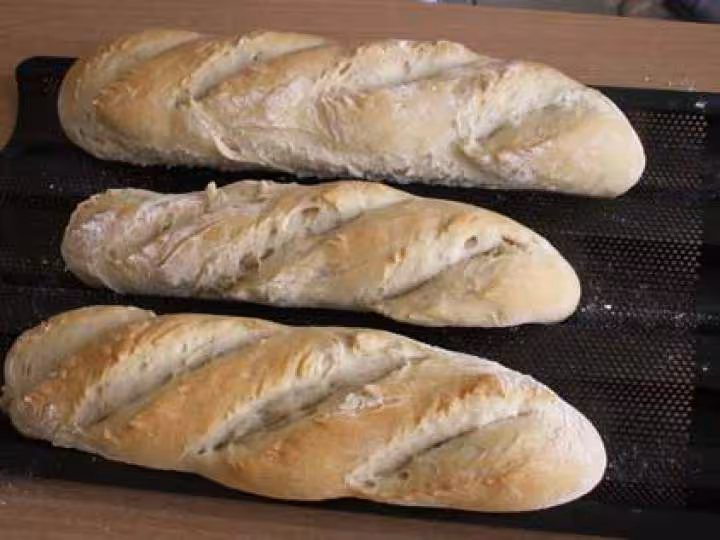 Baguettes fraichement sorties du four